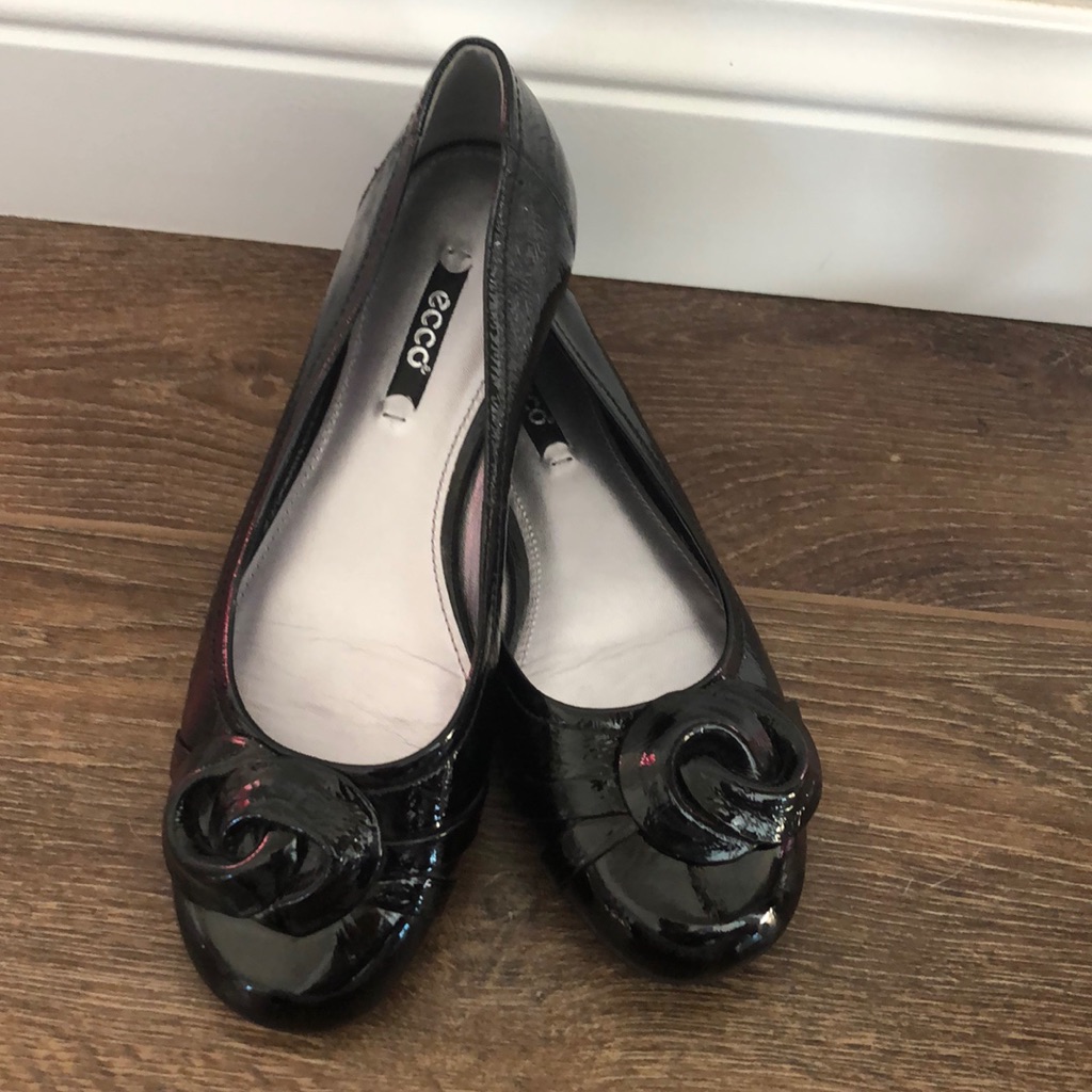 Ecco Flat
